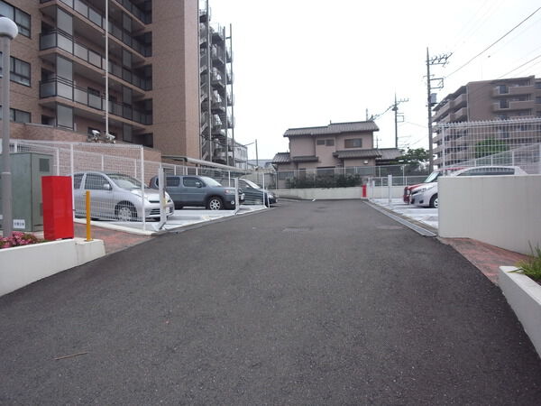 【グランディ大和】駐車場 【グランディ大和】駐車場