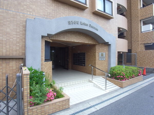 【ナイスアーバン鶴間】エントランス 【ナイスアーバン鶴間】エントランス