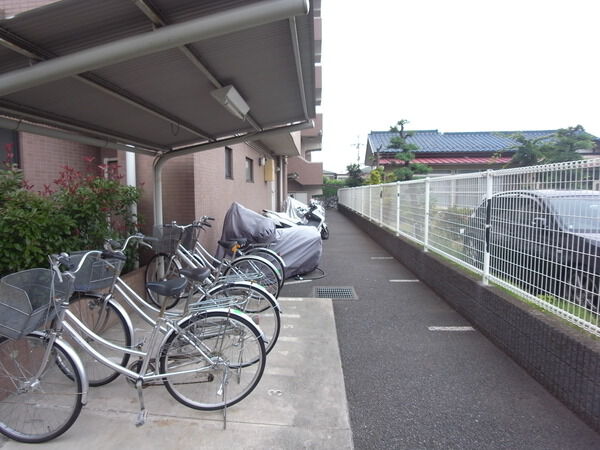 【モアグランデ南林間】駐輪所
