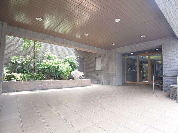 【ライオンズマンション南林間ガーデンシティ】エントランス 【ライオンズマンション南林間ガーデンシティ】エントランス