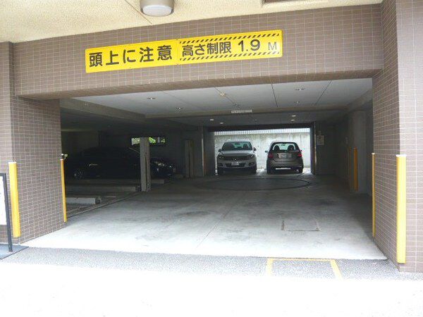 【ダイアパレス大和駅前】駐車場