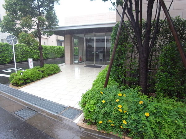 【Brillia南林間ハイライズ】エントランス