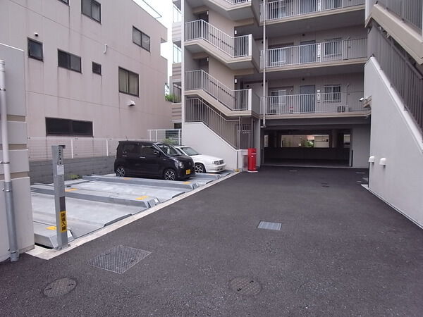 【サンクレイドル湘南平塚Ⅲ】駐車場