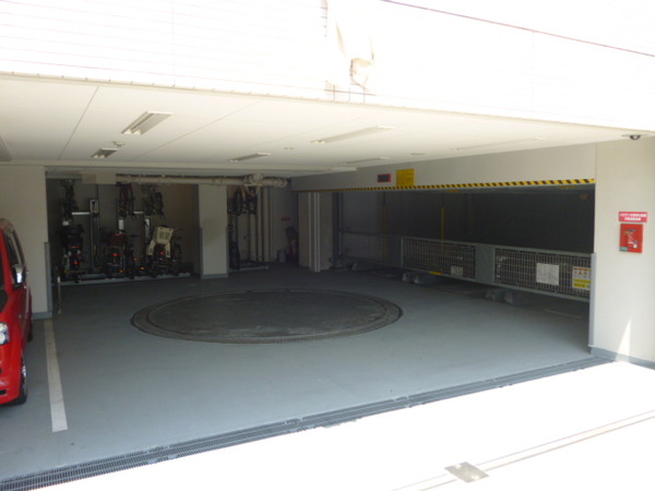 【イクシア本牧ユニーブル】駐車場