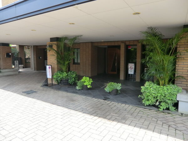 【コスモ横濱山手ヒルズ】エントランス