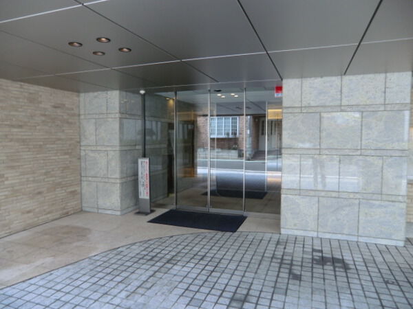 【プラウド横濱山手ディアージュ】エントランス