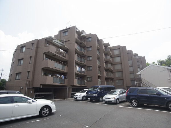 【クリオ二俣川六番館】建物外観