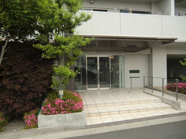 【エルステージ希望が丘】エントランス