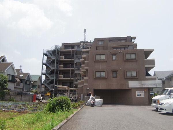 【リベレンス二俣川】建物外観