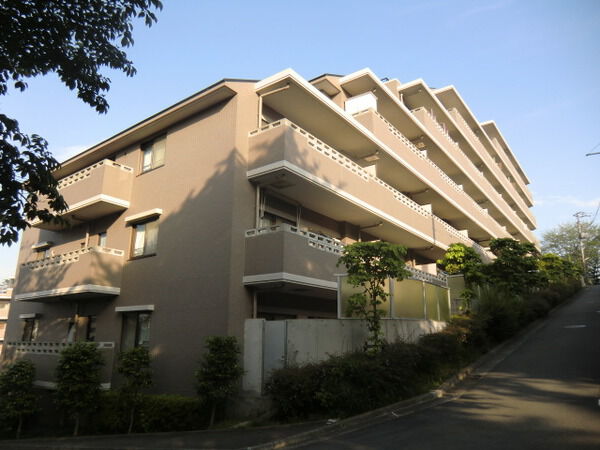 【ナイスパークステージ横濱鶴ヶ峰】建物外観