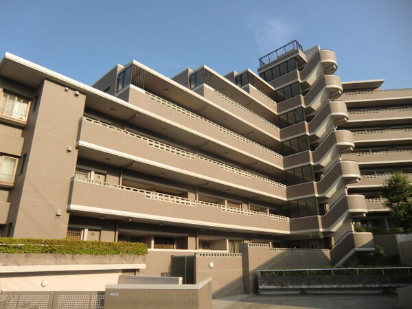 【ナイスパークステージ横濱鶴ヶ峰】建物外観