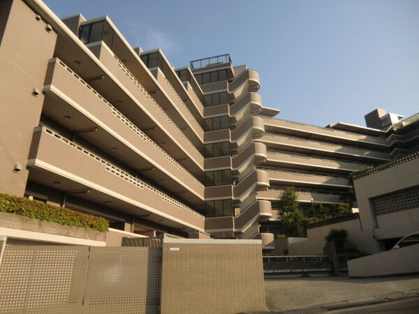 【ナイスパークステージ横濱鶴ヶ峰】建物外観