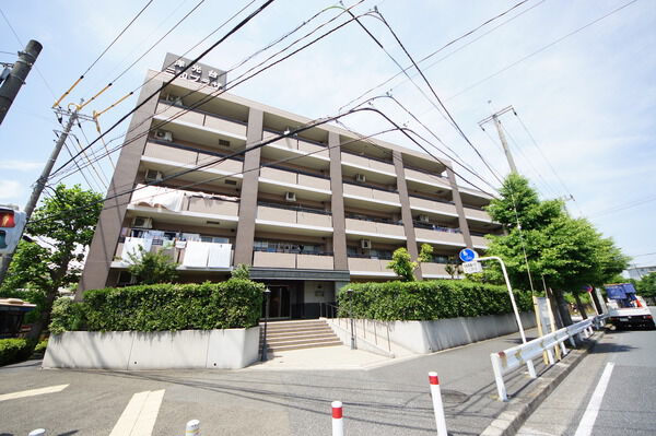 【洋光台三和プラザ六番館】マンション外観