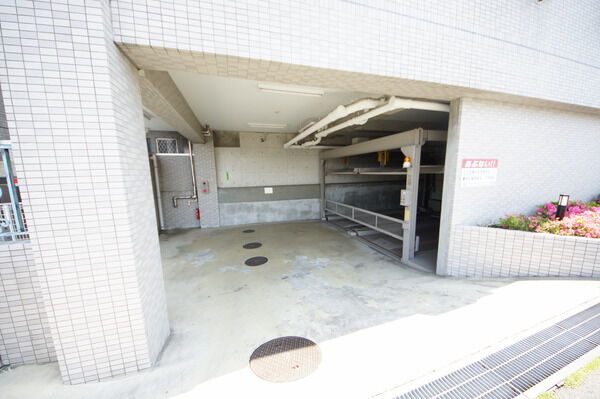 【港南台三和プラザ3】駐車場の様子 【港南台三和プラザ3】駐車場の様子