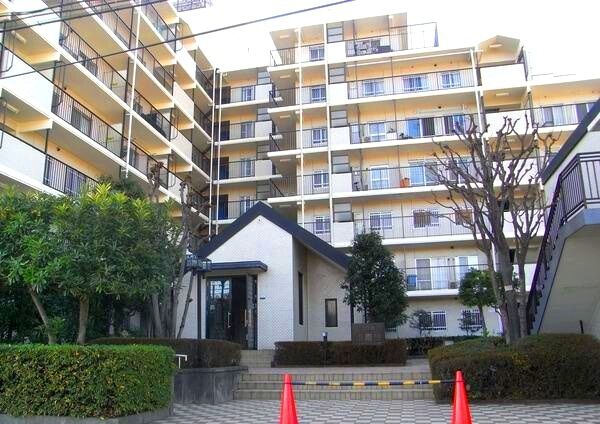 【コスモ港南台】マンション外観