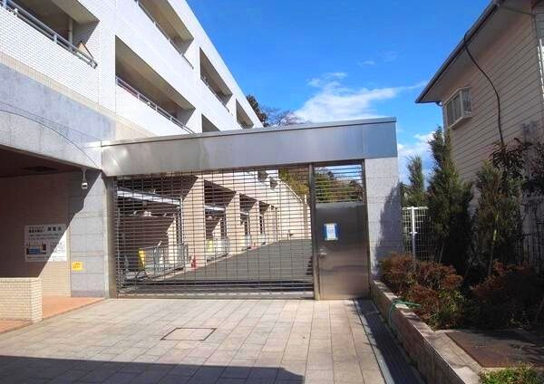 【サザンヒルズ横濱本郷台】駐車場の様子