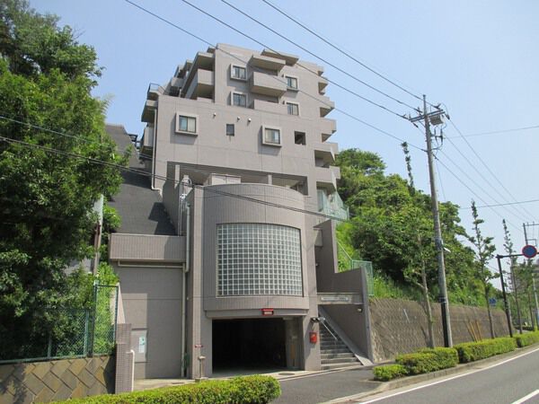 【東急ドエルアルス本郷台】マンション外観