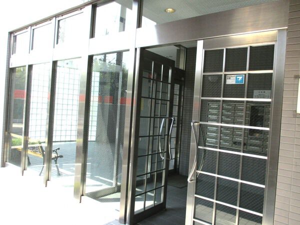 【東急ドエルアルス本郷台】エントランス外観