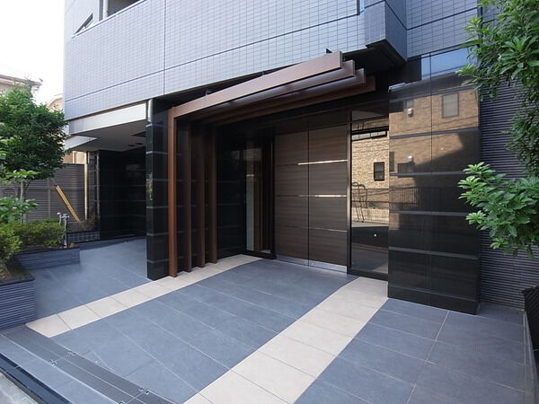 【ガーラレジデンス鎌倉由比ガ浜】エントランス