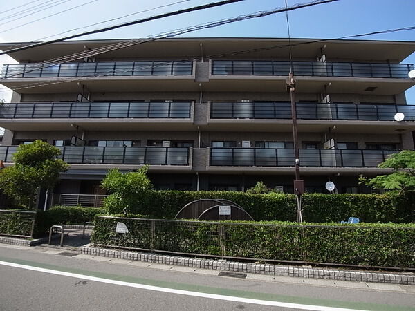 【メゾンエクレーレ鎌倉由比ヶ浜】外観