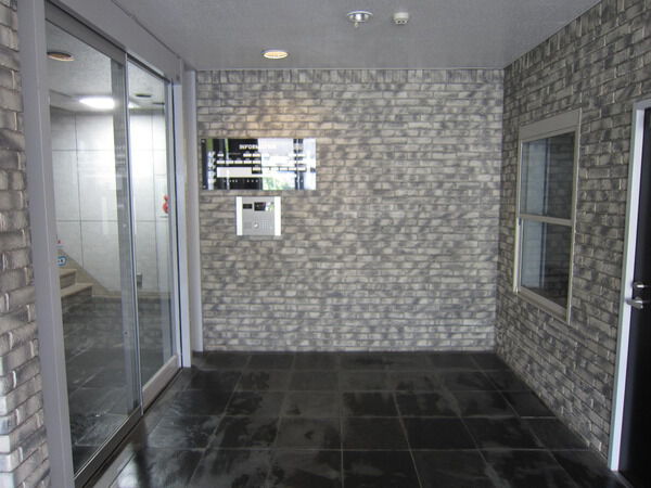 【ライオンズマンション鎌倉由比ガ浜】エントランス