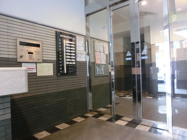 【クリオ茅ヶ崎壱番館】エントランス内部