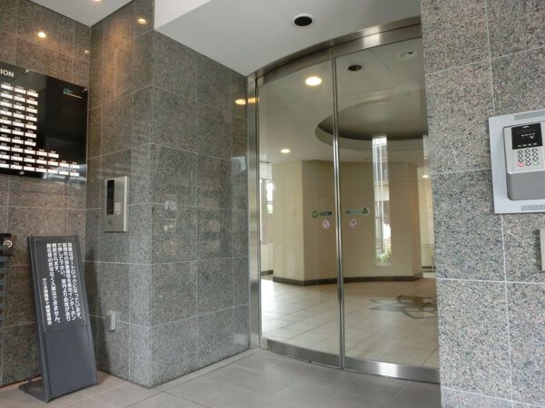 【クリオ湘南茅ヶ崎】エントランス内