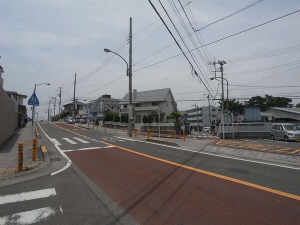 【ライオンズマンション茅ヶ崎海岸第2】北側前面道路「鉄砲道」