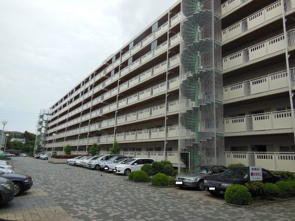 【大船パークタウン】駐車場と現地外観