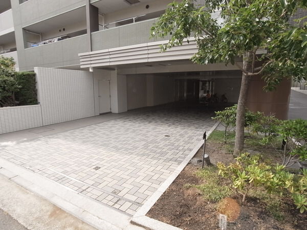 【グレーシアテラス東戸塚】エントランス
