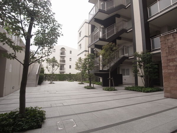 【リリーベル東戸塚サーモス】敷地内 【リリーベル東戸塚サーモス】敷地内