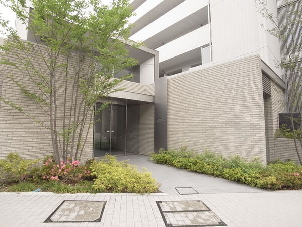 【プラウド東戸塚】エントランス 【プラウド東戸塚】エントランス