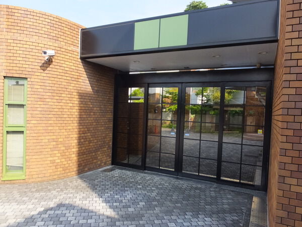 【ユーロハイツ逗子桜山】エントランス