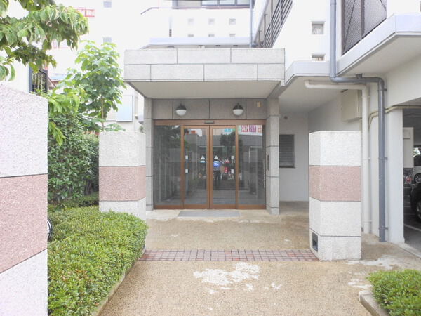 【ベルアーバニティ宝塚】エントランス 【ベルアーバニティ宝塚】エントランス