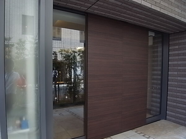 【ワコーレ逆瀬川ステーションマークス】エントランス