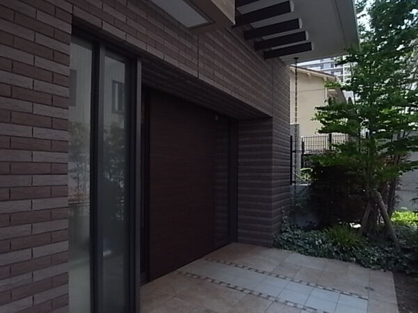 【ワコーレ逆瀬川ステーションマークス】エントランス