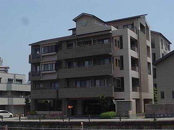 【パラツィーナセシリア逆瀬川】外観