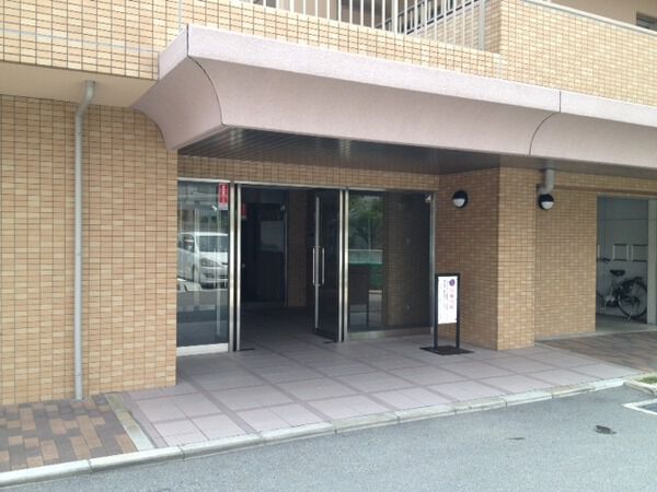 【東急ドエル・アルス西宮山手アネックス】エントランス
