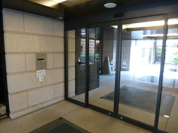 【アーバンビュー甲子園口北町】エントランス 【アーバンビュー甲子園口北町】エントランス