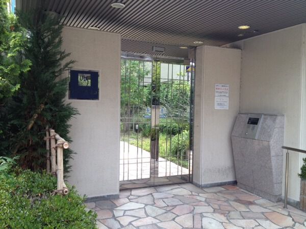【アルス西宮北口】エントランス