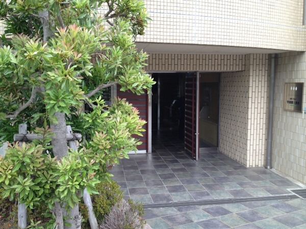 【ネバーランド甲東園】エントランス