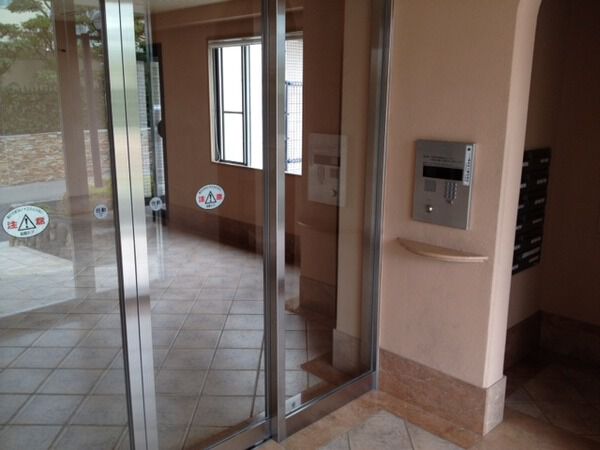 【ロイヤル仁川ヒルズ】エントランス 【ロイヤル仁川ヒルズ】エントランス