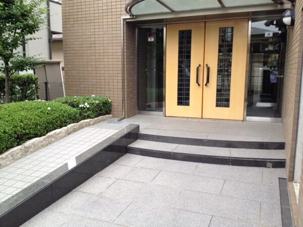 【メゾン仁川高台】エントランス外観 【メゾン仁川高台】エントランス外観