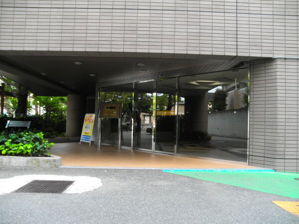 【藤和西宮北口ホームズ】エントランスアプローチ