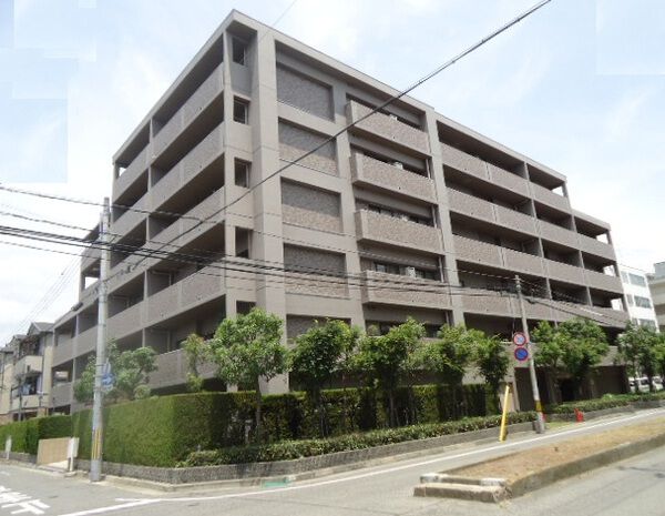 【ファミール甲子園上鳴尾】外観