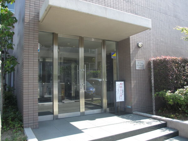 【甲子園パークホームズけやきみち】エントランス前