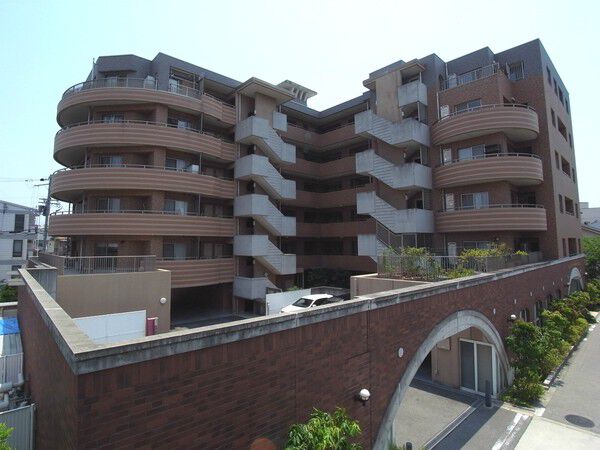 【セレッソコート甲子園口アリオス】外観
