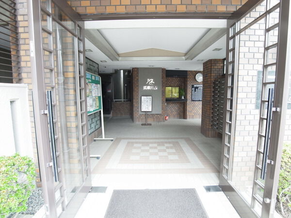 【ルネ武庫川2番館】エントランス 【ルネ武庫川2番館】エントランス