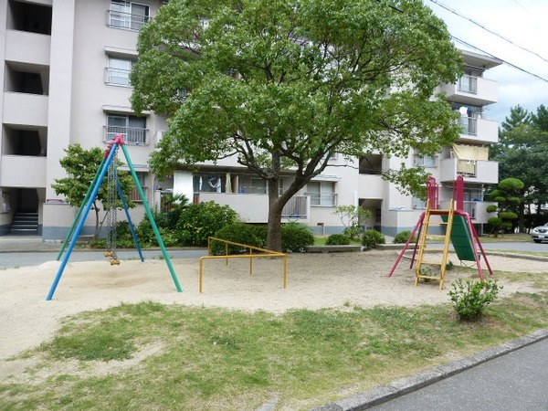【千里北町団地】敷地内遊園