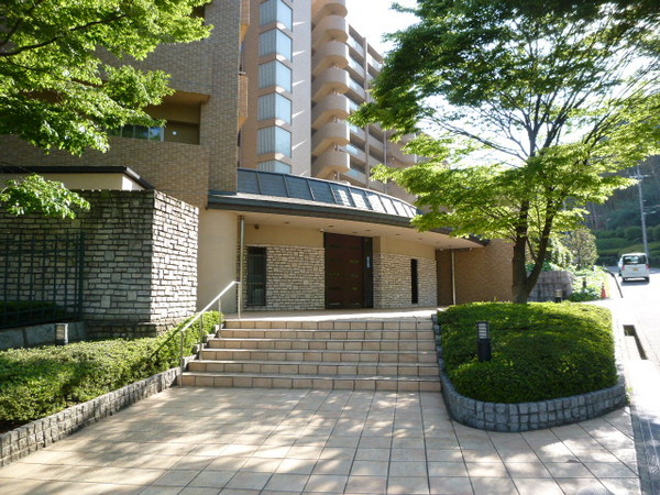 【ルネ千里中央】アプローチ